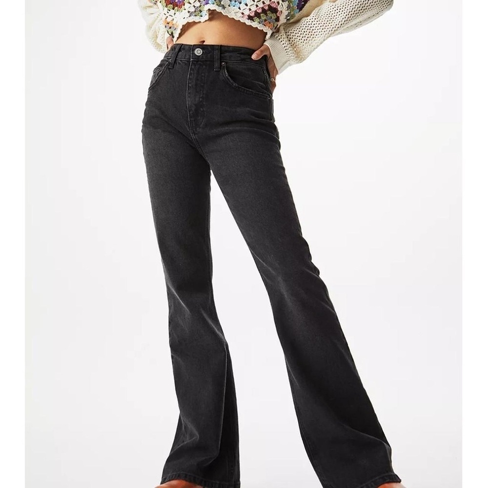 UO BDG Women's Highrise Black Flare Jeans‎ W27 L32 (rare length) 90s